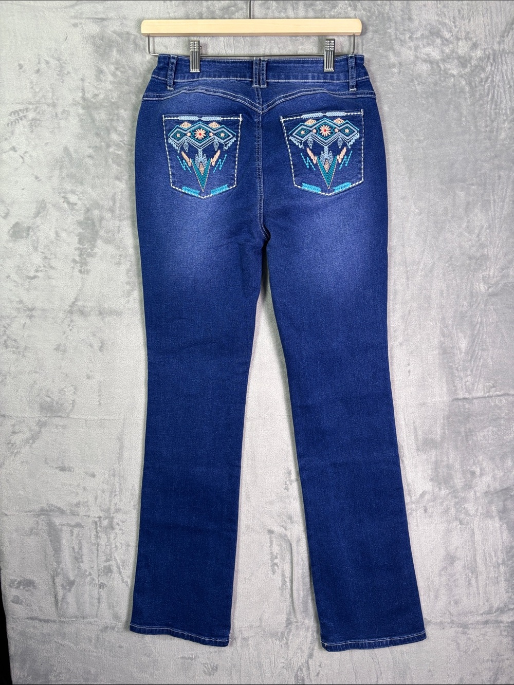 NWOT New Flamingals Embroidered Back Pocket Jeans Size Small